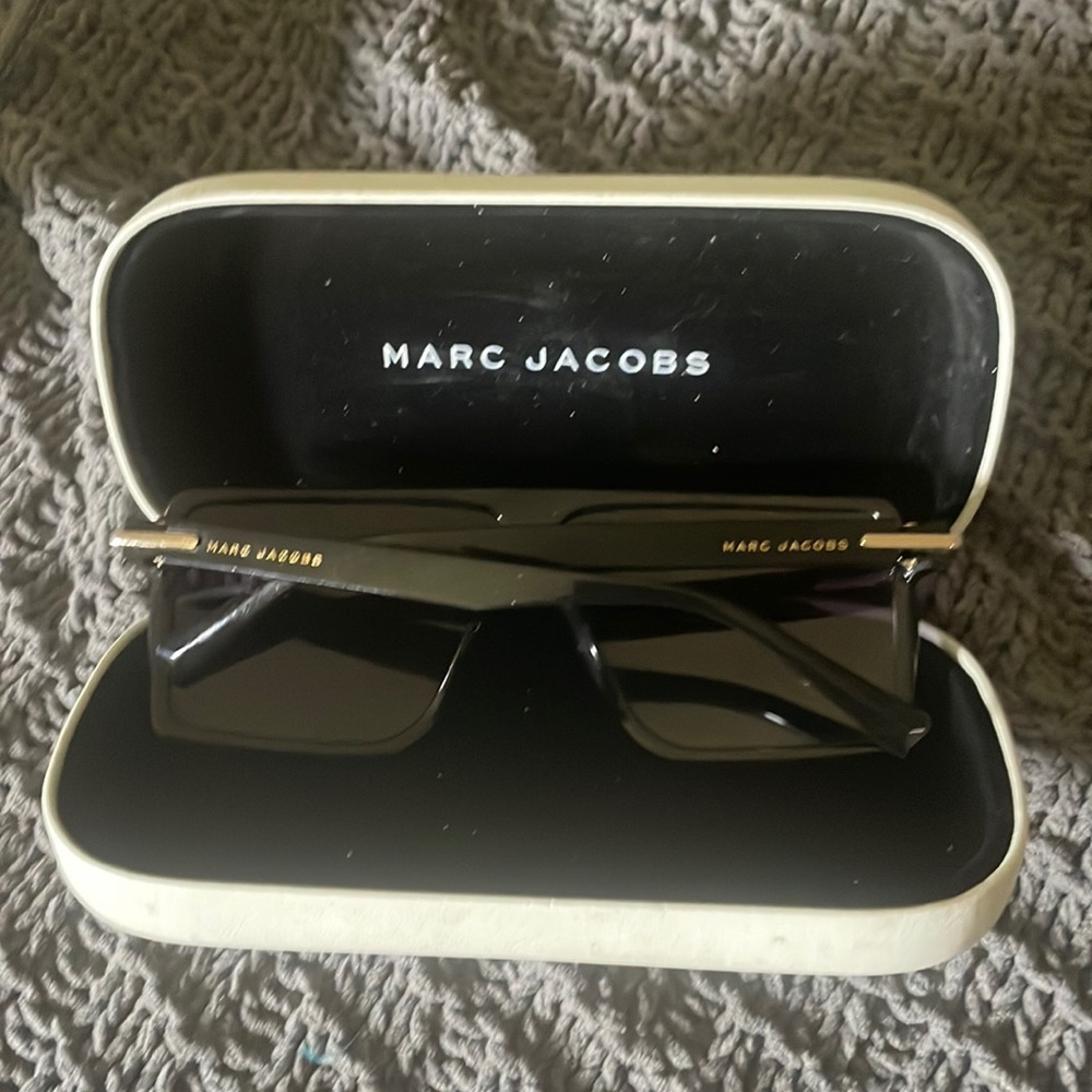 Marc jacobs black shades